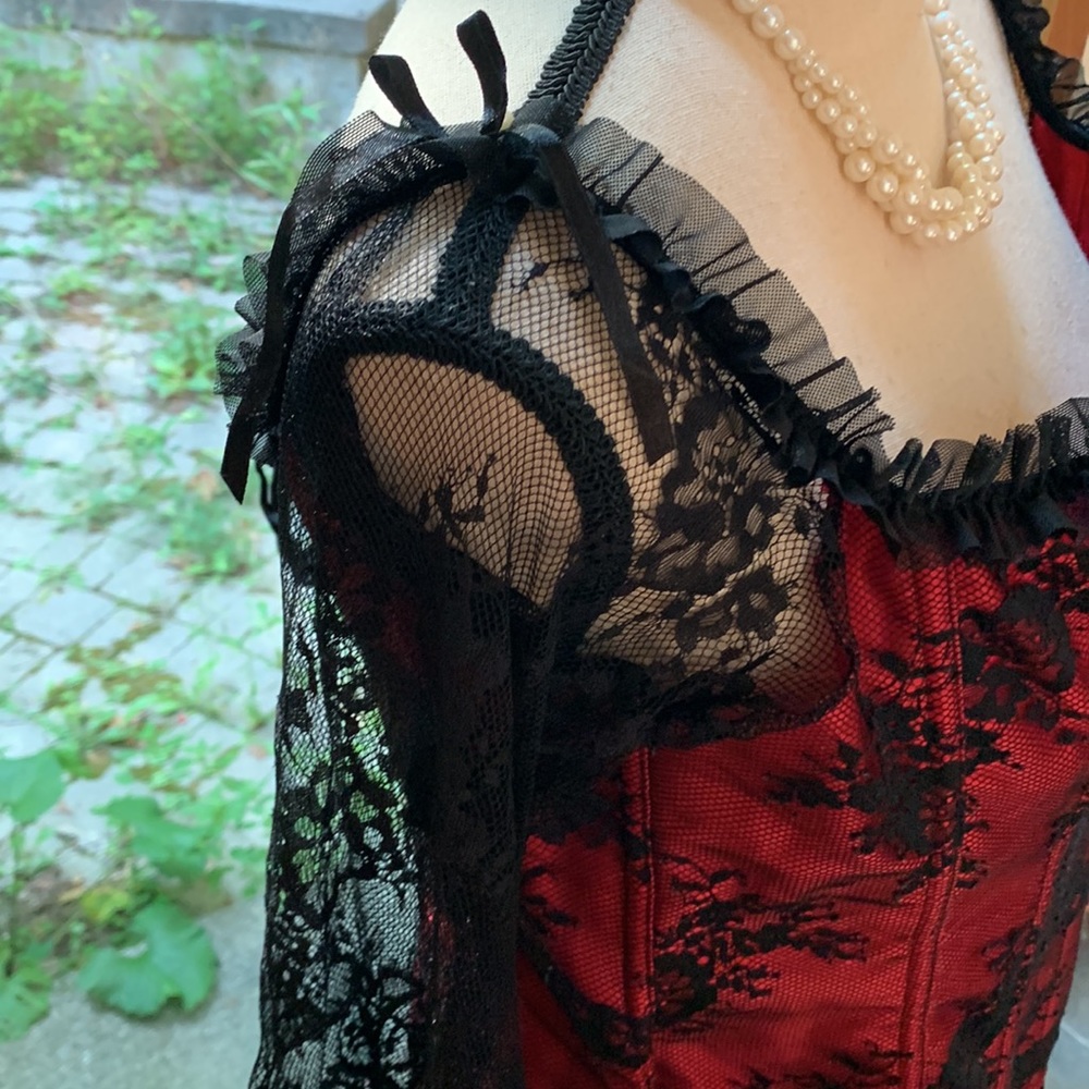 Vampire Corset - Picture 5 of 7